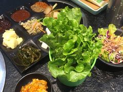 九宫格小菜-烤路里·韩国品质自助烤肉(石路天虹4号店)