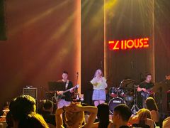 -TZ House音乐现场(来福士中心店)