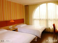 -莫泰酒店(上海虹桥北新泾地铁站天山路店)