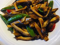 黑鸡枞菌炒甜豆-峨嵋酒家(德内店)