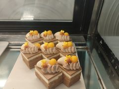 -亚洲国际大酒店·云顶阁旋转自助餐厅
