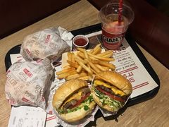 -The Habit Burger Grill 哈比特汉堡(爱琴海店)