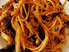 拌板筋-金龙烧烤·牛肉面(西塔店)