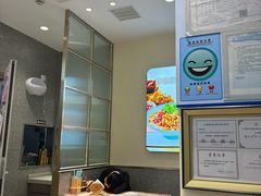 -小杨生煎(金山百联购物中心3楼店)