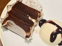 提拉米苏与冰淇淋-萨莉亚意式餐厅(杭州西溪龙湖天街店)