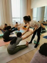 -亚太瑜伽普拉提学院