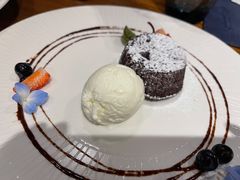 巧克力熔岩蛋糕配香草冰淇淋-Ponte 意大利餐厅