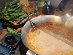 -湊湊火锅·茶憩(南京东路悦荟店)