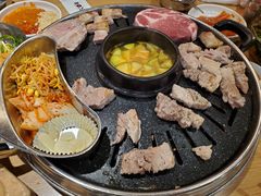 -江南猪肉商会无限续吃(弘大店)