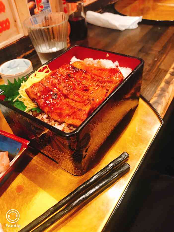 minato-"一对日本老夫妻的店,店面不大,主要海鲜鱼."-大众点评移动版