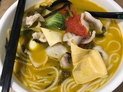 -蒙自源米线大王(花园城商场店)