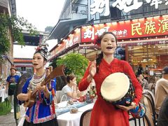 -刘姐啤酒鱼民族演艺餐厅(西街总店)