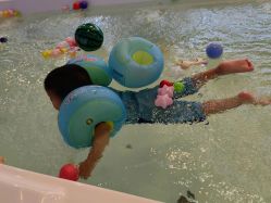 -欢乐悠游婴儿游泳(金碧花园店)