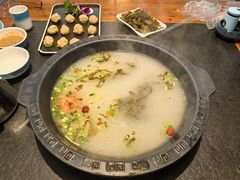 -景明轩•养生酸汤鱼火锅 云贵鲜菌 现舂野果酸汤(王寨小区店)