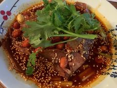 夫妻肺片-胡桃里音乐餐厅(陶溪川店)(川湘赣菜·世界百大酒庄直供红酒·音乐表演)