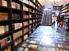 -钟书阁(松江泰晤士小镇店)