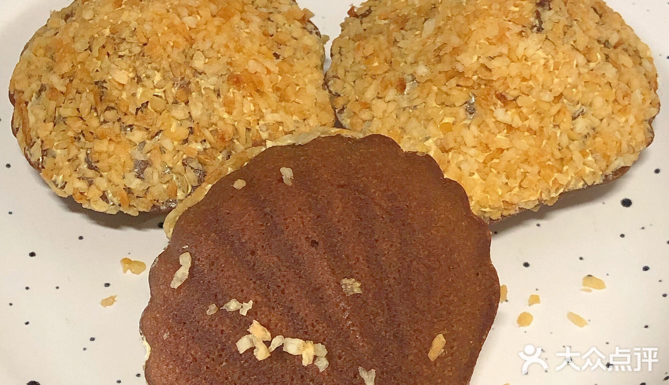 口感很扎实、饱腹感强，馅儿还是有加糖