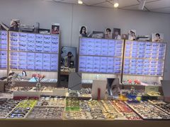 -天空之镜眼镜店蔡司依视路配镜授权零售店(望京颐堤港店)