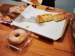 草莓甜甜圈-皇冠幸福里动物奶油生日蛋糕(中山大道二中店)