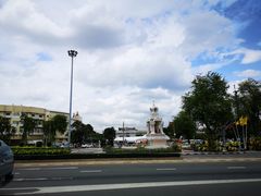 -皇家田广场(อนุสาวรีย์ทหารอาสา)