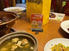 -老滇山寨•云南特色菜•地方菜•民族风情歌舞表演(金碧店)