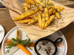 -Mark&Mars Restaurant