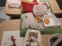 -麦当劳(轻轨曹杨路店)