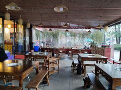 大堂-岳记兴隆·青城腊排铜火锅(融创店)