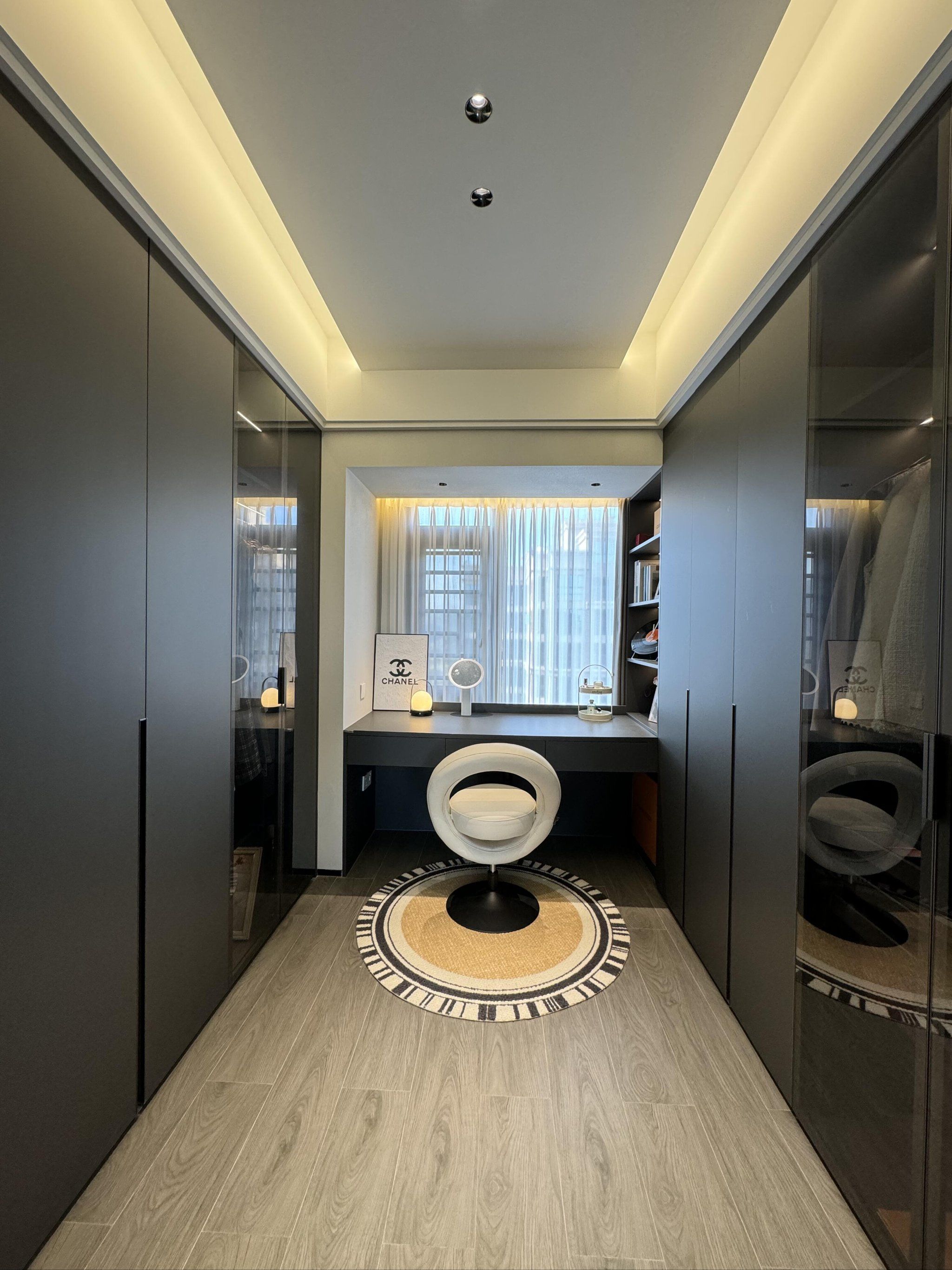 带衣帽间的主卧超好