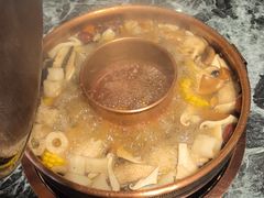 小斑鱼-慢丽江·云南野生菌土鸡锅(西山店)