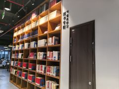 -上海市虹口区图书馆(曲阳分馆)