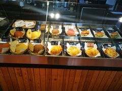 面包甜点陈列柜-劳顶笨咖啡(丽水宜家店)