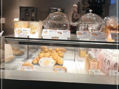 面包甜点陈列柜-喜茶(中山利和新地店)