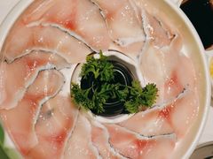 -洪氏嗨捞·广东猪肚鸡·椰子鸡火锅(西咸万象城店)