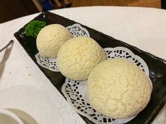 酥皮叉燒包-帝皇楼