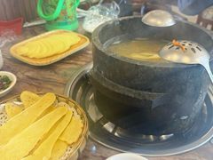 -鲁朗纳麦石锅鸡庄园