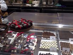 -VENCHI 闻绮(上海佛罗伦萨小镇店)