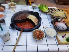 -卤校长重庆老火锅(南岗万达店)