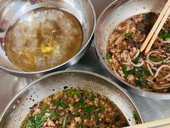 -正宗杨记普洱酸醋米线(总店)