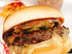 蘑菇牛肉汉堡-FATBURGER 特富客汉堡(外交公寓店)
