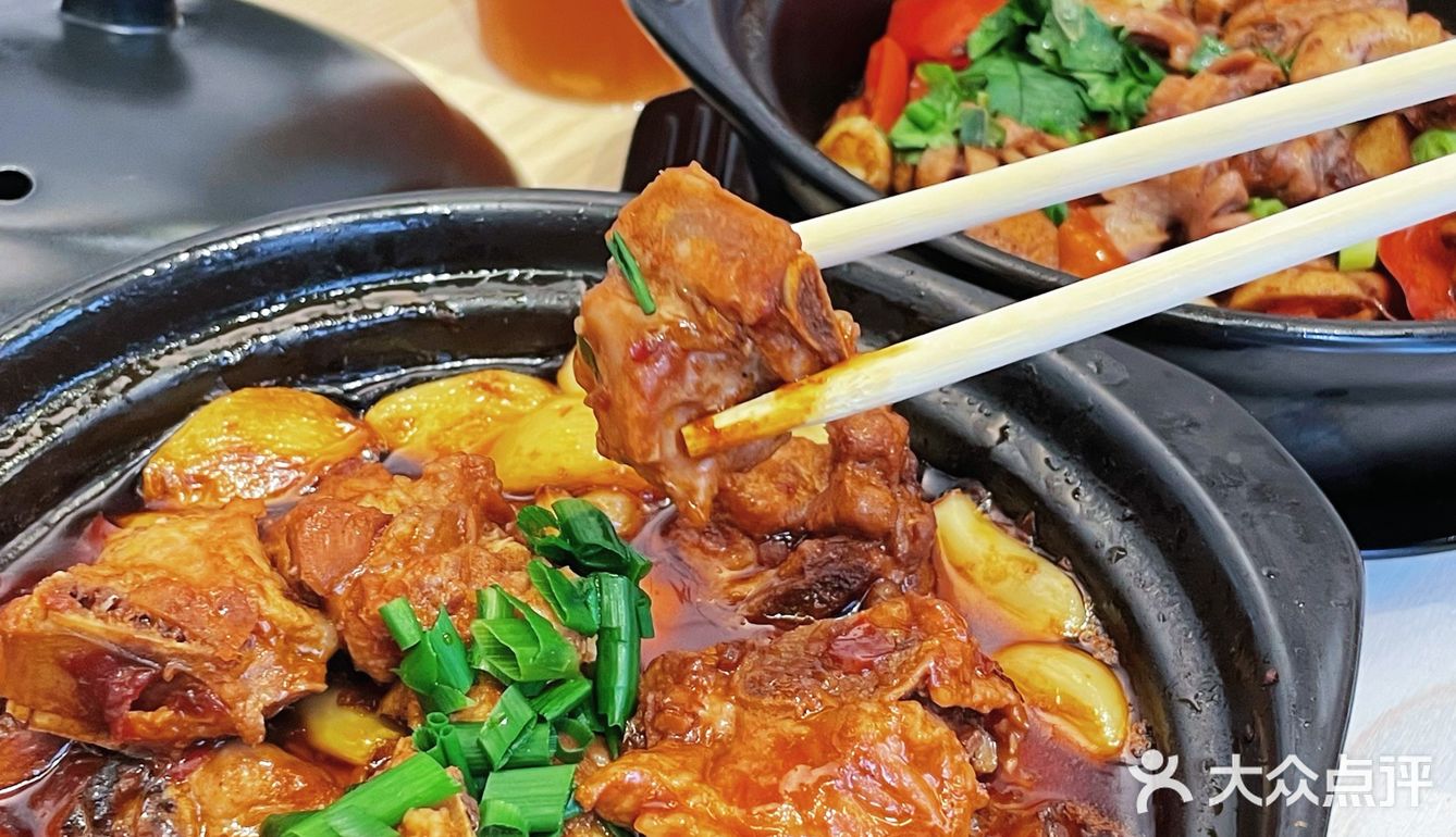 猪煲煲·炫饭嘎嘎香🥩🧃