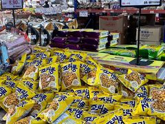 -洛哈思全球商品折扣仓(昆山路店)