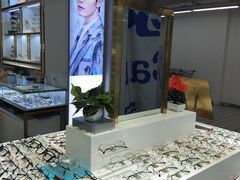-臻美视爵眼镜·明月·依视路·蔡司折扣店(广渠门店)
