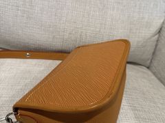 -小飞侠奢侈品回收 寄卖 养护(宝山宝龙广场店)