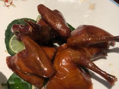 海盐焗乳鸽-小炳胜(卓悦中心店)