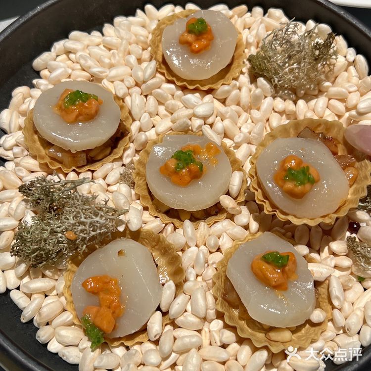 天目里附近的餐饮终于卷起来了. 在天目里外围的大楼里