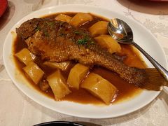 手打年糕烧黄鱼-扬州香格里拉·香宫中餐厅