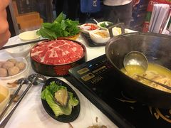 -鲜入围煮花胶鸡海鲜火锅