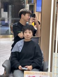 -一東造型烫发染发