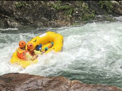 -安吉龙王山峡谷漂流